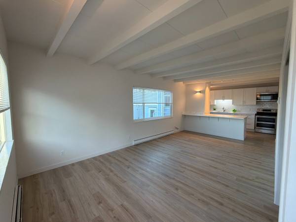 1BR/1BA Apartment · Larkspur photo 2