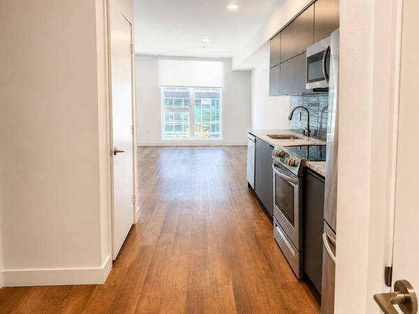 1BR/1BA Apartment · San Francisco photo 5
