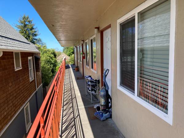 1BR/1BA Apartment · Berkeley photo 3