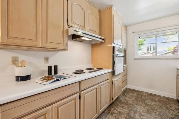 Apartments on Heron Ave · Sunnyvale photo 5