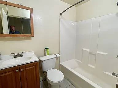 1BR/1BA Single Family House on Robey Dr · San Leandro photo 4