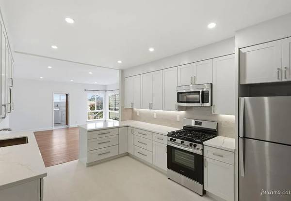 2BR/1BA Single Family House on 37th Ave · San Francisco photo 4
