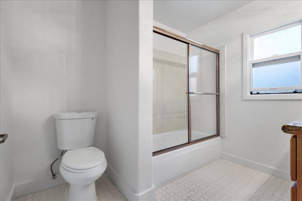 1BR/1BA Apartment · Roosevelt photo 5