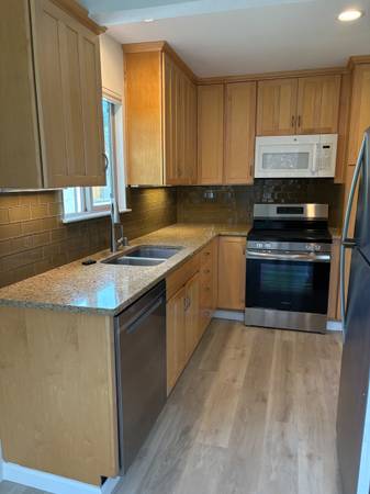 3BR/2BA Townhouse on Penasquitas · Aptos photo 3