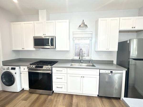 1BR/1BA In Law Adu · Oakland photo 3