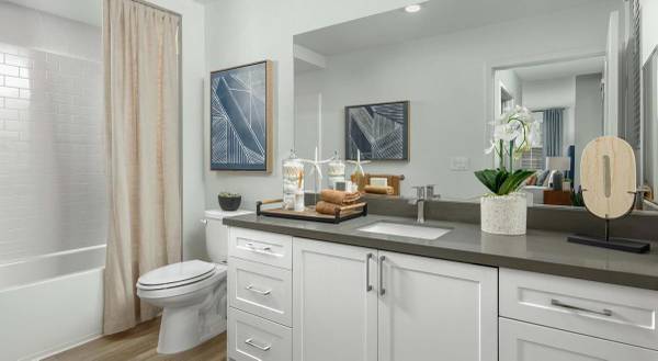 Apartments on E Arnaudo Blvd · Tracy photo 2