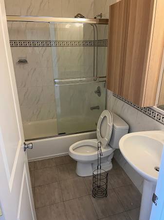 2BR/2BA Single Family House on Florida St · San Francisco photo 4