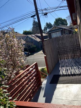 1BR/1BA Duplex · Berkeley photo 2