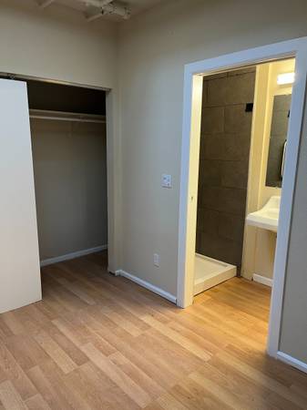 2BR/2BA Apartment on Adeline G · Berkeley photo 2