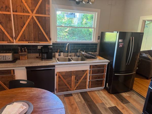 1BR/1BA Apartment on E. 28th St. B · Oakland photo 5