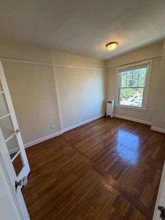 1BR/1BA Duplex on Leavenworth St · San Francisco photo 3