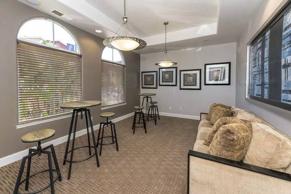 2BR/2BA Apartment on Valle Vista Ave · Vallejo photo 2