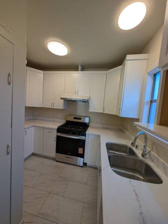 1BR/1BA Apartment · Albany photo 3