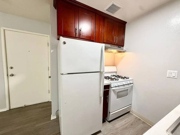 2BR/1BA Apartment · El Cerrito photo 5