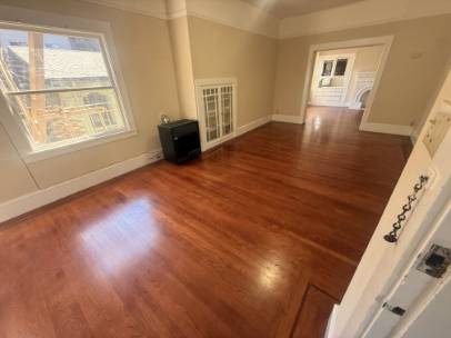 2BR/1BA Apartment · Oakland photo 3