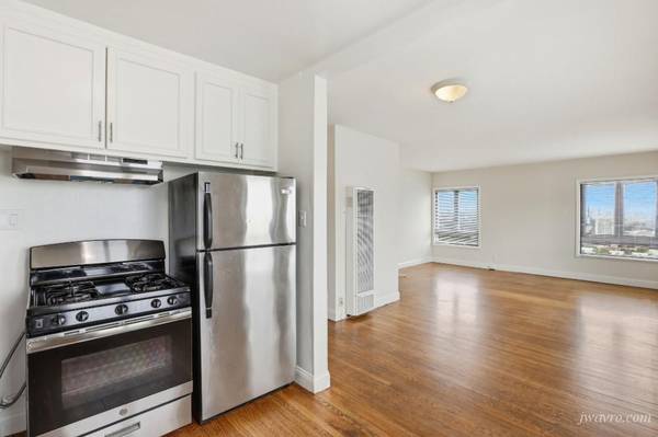 2BR/2BA Apartment · San Francisco photo 2