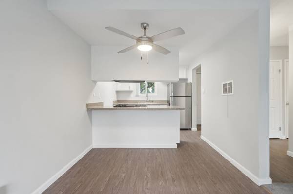 Apartments on Fremont Blvd · Fremont photo 4