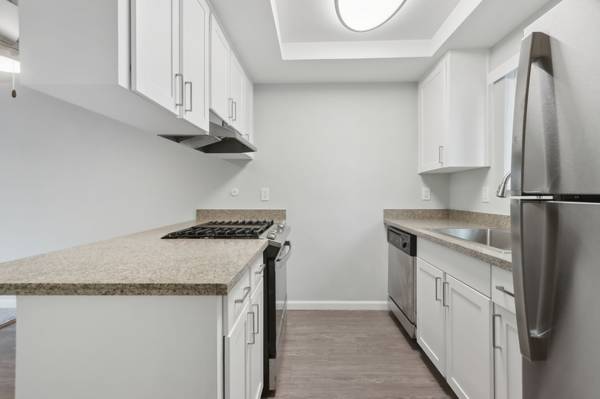 Apartments on Fremont Blvd · Fremont photo 2