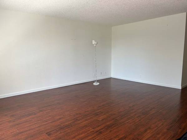 2BR/1BA Apartment · San Francisco photo 2