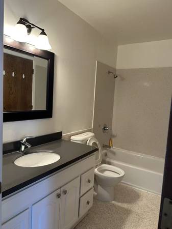 2BR/1BA Apartment · San Francisco photo 4