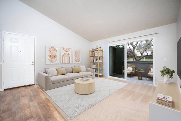 1BR/1BA Apartment · Martinez photo 2