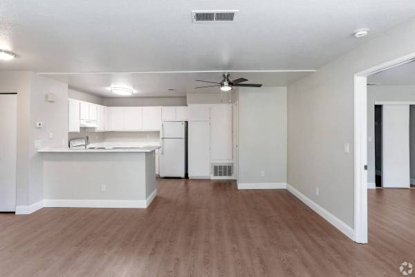 2BR/2BA Apartment on Blossom Gardens Circle · San Jose photo 2