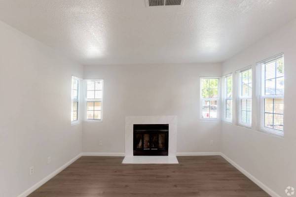 2BR/2BA Apartment on Blossom Gardens Circle · San Jose photo 3