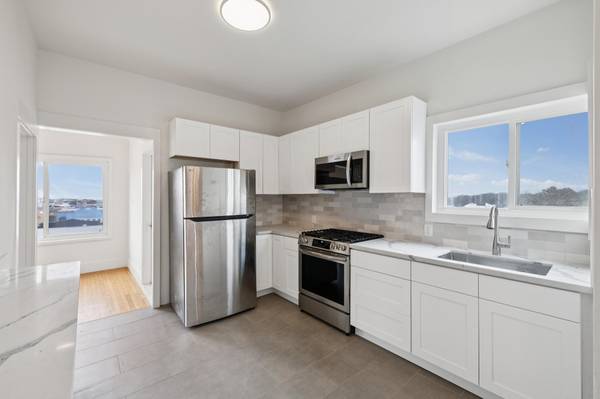 4BR/2BA Flat on 20th Ave · San Francisco photo 2