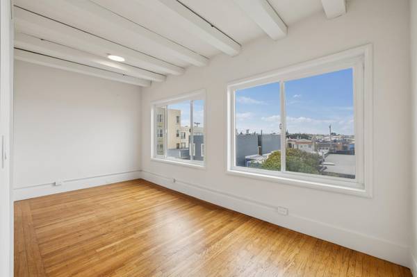 4BR/2BA Flat on 20th Ave · San Francisco photo 3