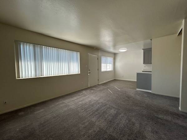 Apartments on Lincoln Ave · Oakland photo 3