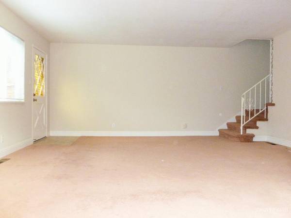 2BR/2BA Townhouse · San Mateo photo 4