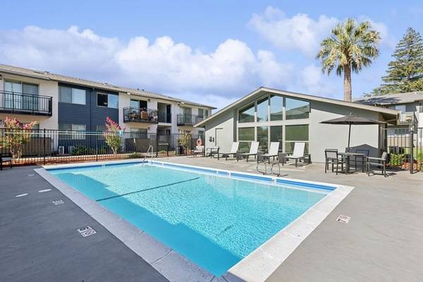 Apartments on Fairfield Avenue · Fairfield photo 5