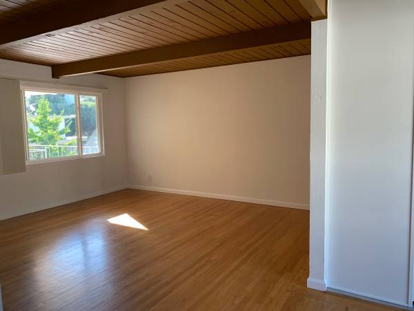 1BR/1BA Apartment · Watsonville photo 2