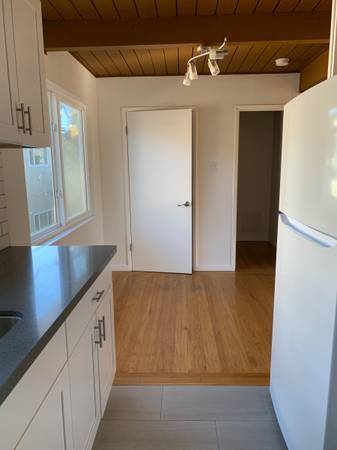 1BR/1BA Apartment · Watsonville photo 3