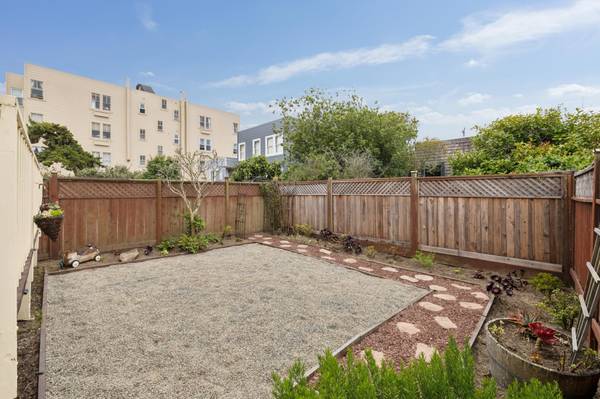 2BR/1BA Apartment on 20th Ave · San Francisco photo 3