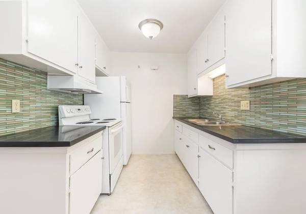2BR/1BA Apartment on Buena Vista Ave · Alameda photo 3