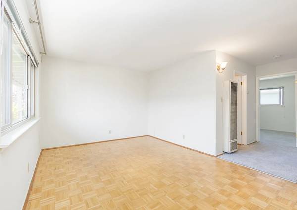 2BR/1BA Apartment on Buena Vista Ave · Alameda photo 5