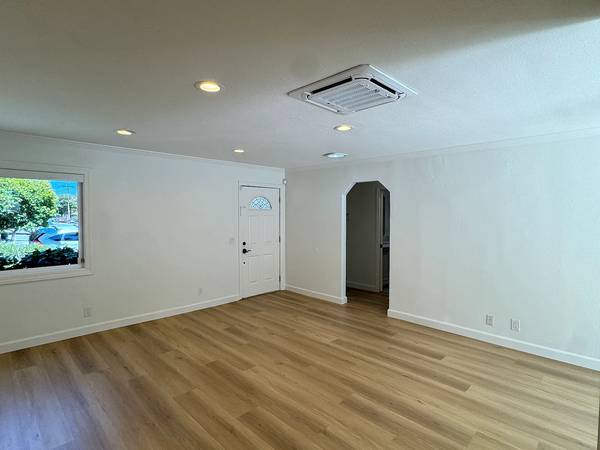 1BR/1BA Apartment on Hudson St · Redwood City photo 2