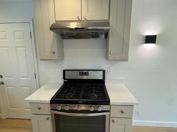 1BR/1BA Apartment on Hudson St · Redwood City photo 3
