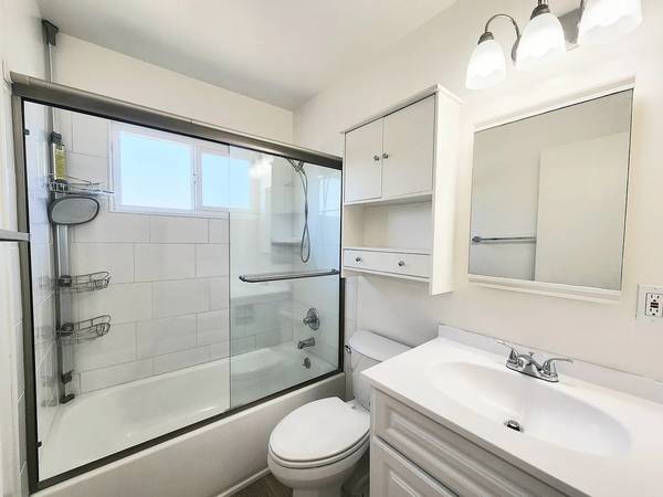 2BR/1BA Apartment on Madison Ave · Redwood City photo 4