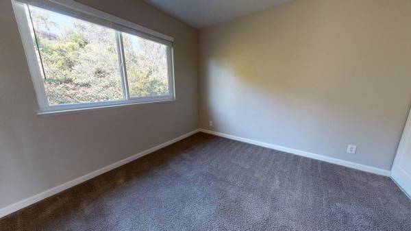 2BR/2BA Townhouse on Fairgrounds Drive · Vallejo photo 5