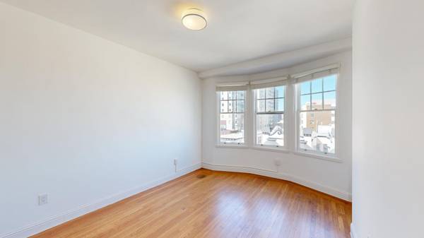 1BR/1BA Apartment on California · San Francisco photo 3