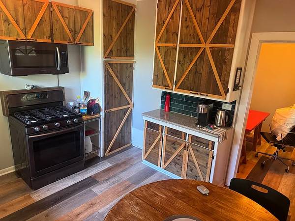 1BR/1BA Duplex on E 28th St · Oakland photo 4