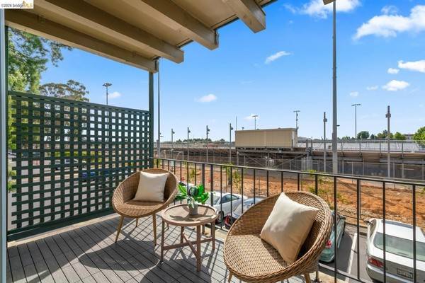 1BR/1BA Condo · San Mateo photo 4