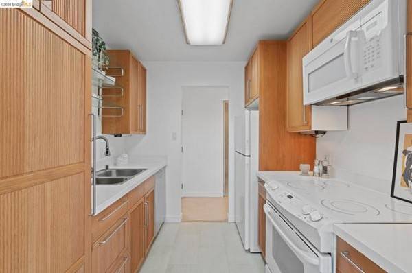 1BR/1BA Condo · San Mateo photo 5