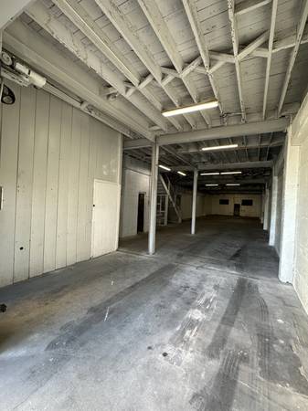 1240 E 12th St, Oakland (Apartment) photo 2