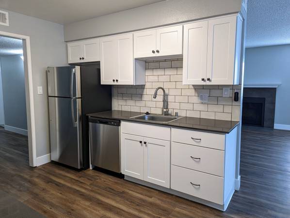 1BR/1BA Apartment on Harder Road · Hayward photo 4