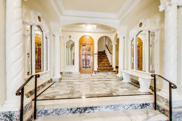 2BR/2BA Apartment on Lombard · San Francisco photo 2