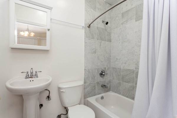 2BR/2BA Apartment on Lombard · San Francisco photo 5