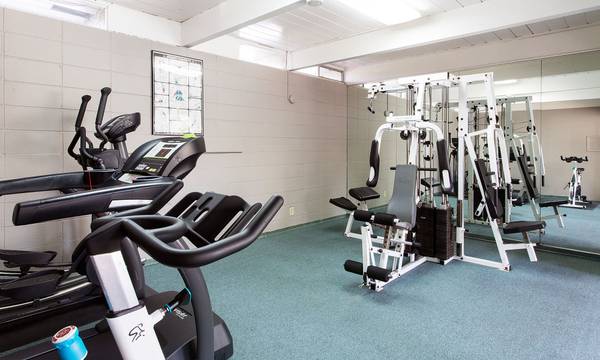 2BR/1BA Apartment on Orchard Avenue · Hayward photo 2